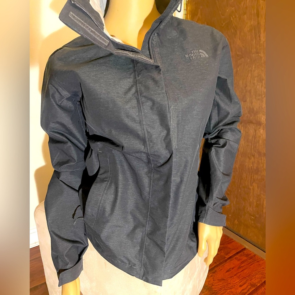 🚚MOVING SALE 📦 NorthFace Dryvent Jacket